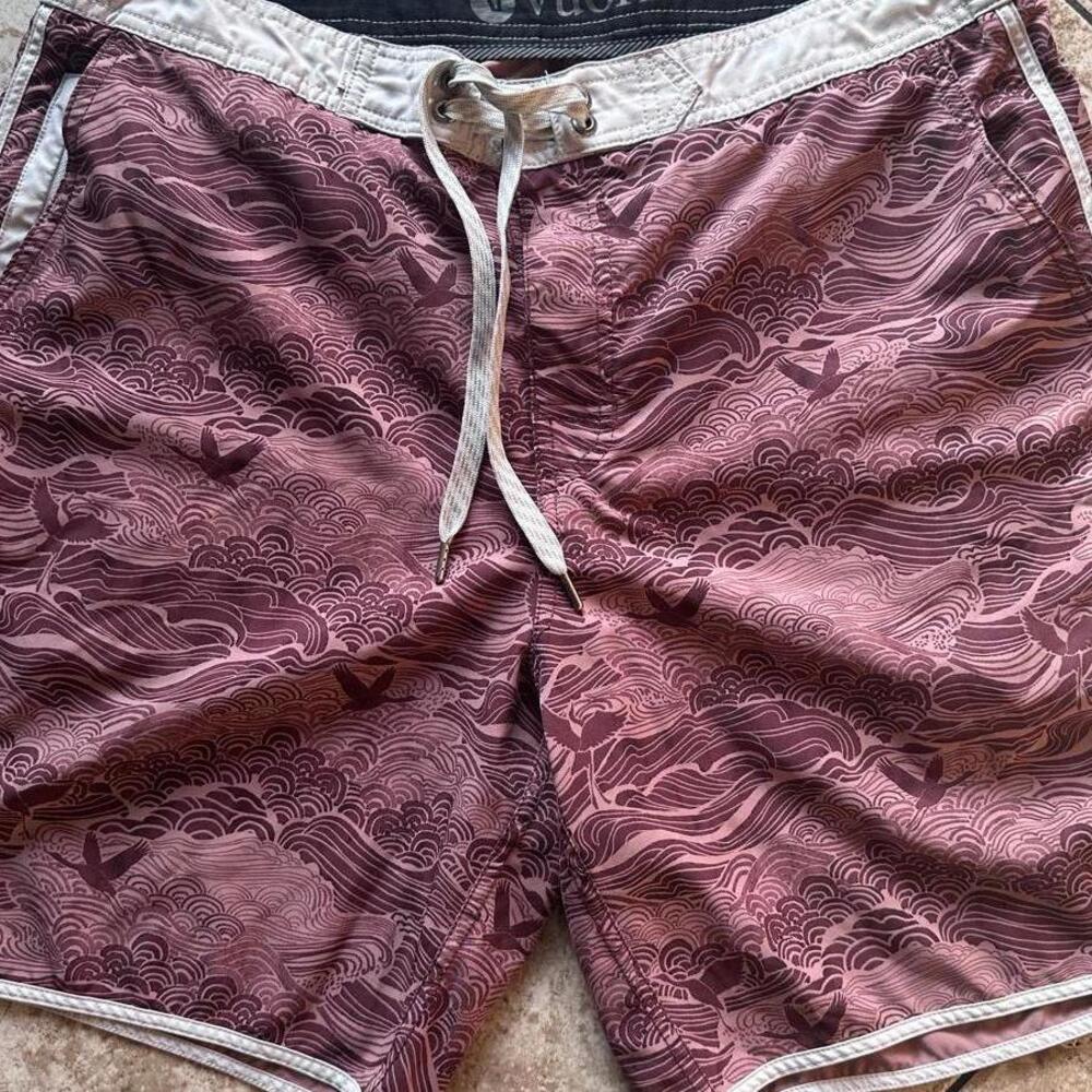 VUORI Violet Wave Pattern Board Shorts 34